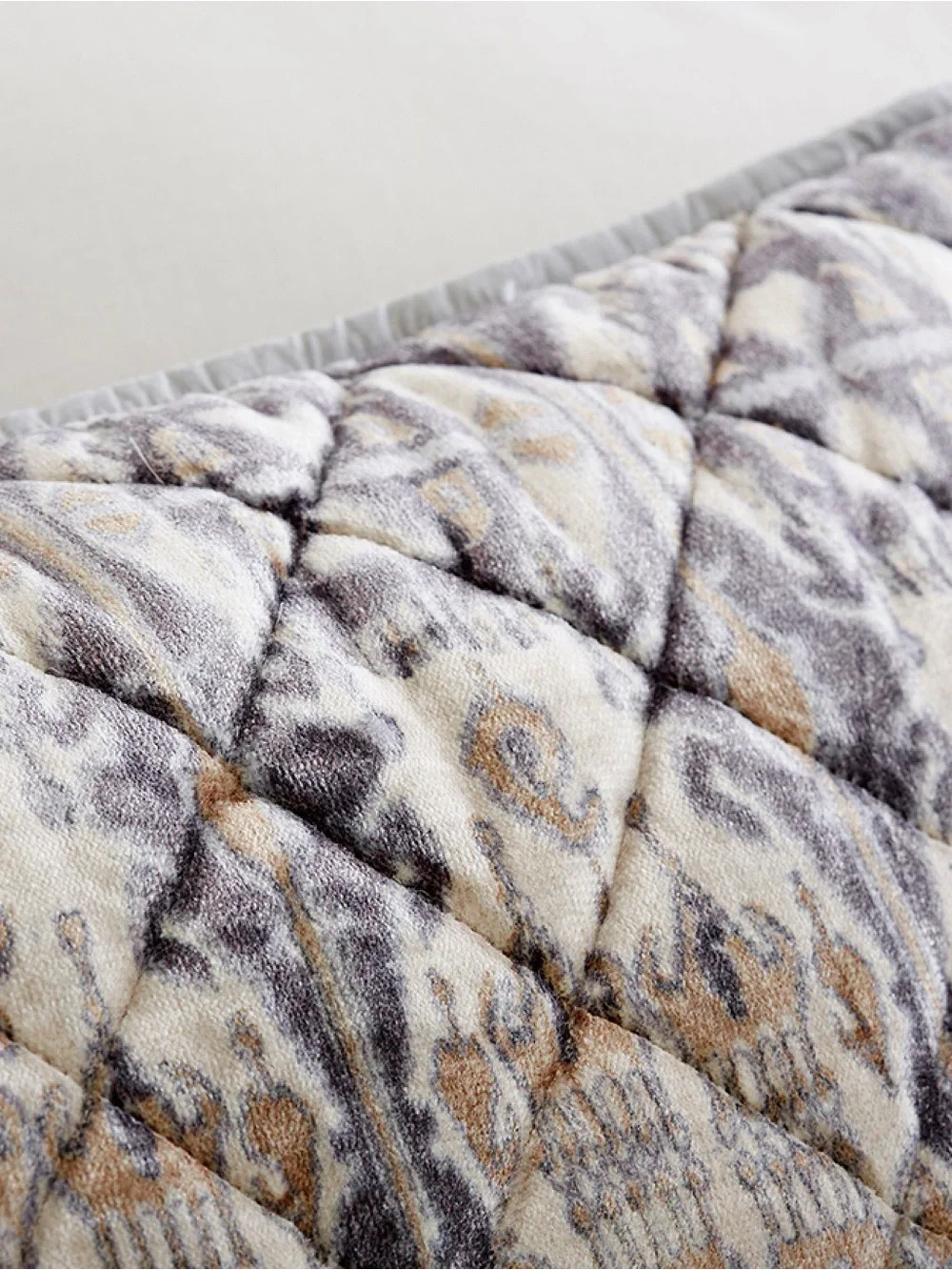 Pottery Barn ~ Sonja lkat Velvet Print 2/ Sham KING size